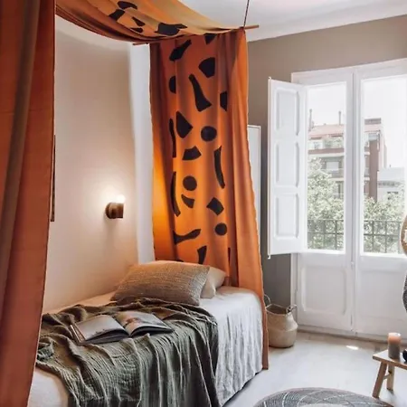 Hemba - 3 Bedroom And Balcony In Gracia דירה ברצלונה