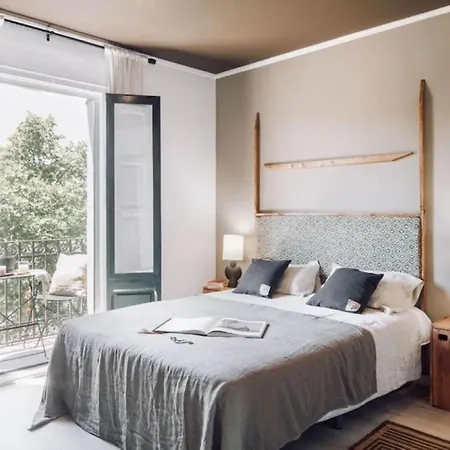 Hemba - 3 Bedroom And Balcony In Gracia ברצלונה